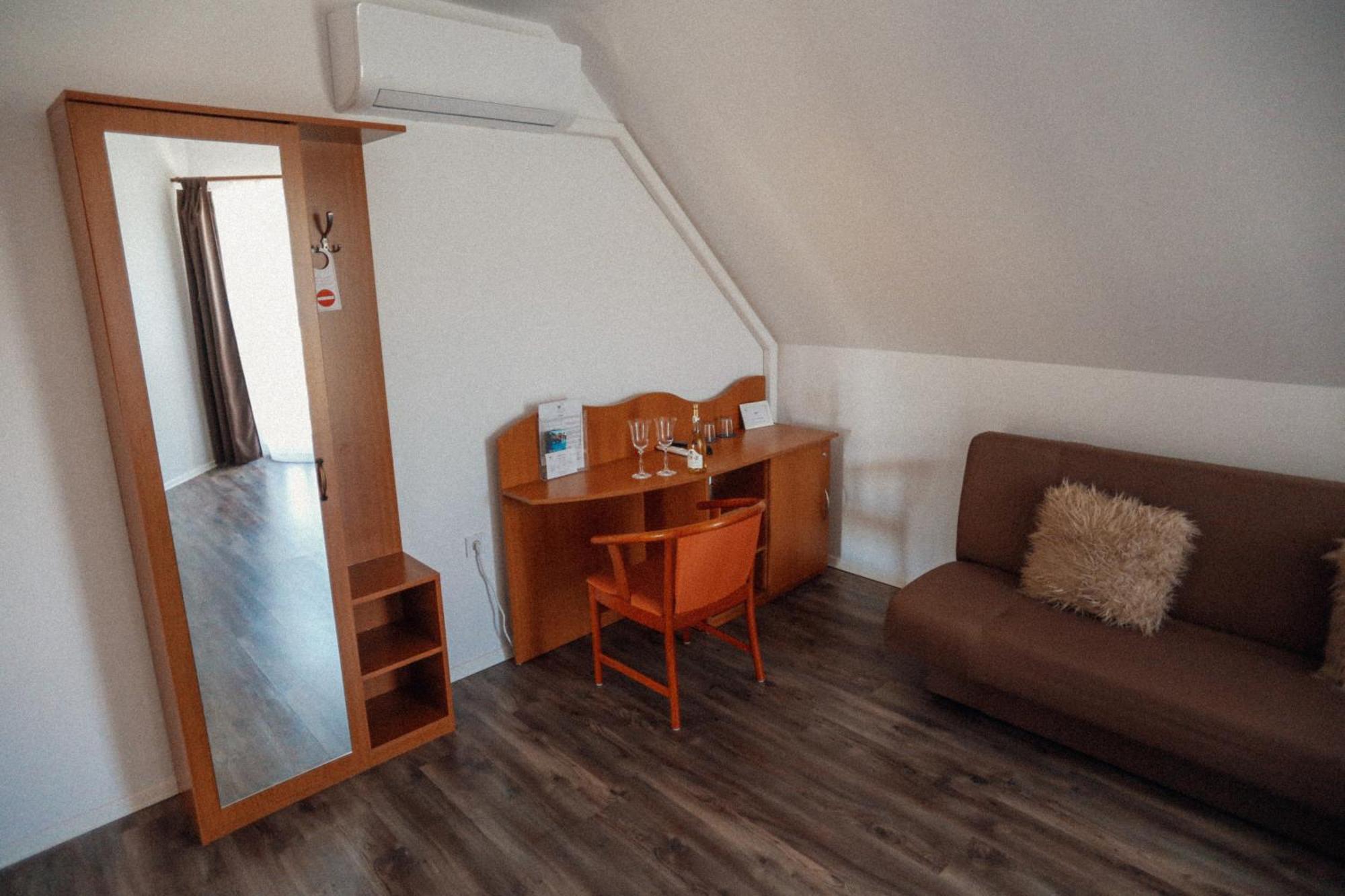 Megnyugtat-Lak Apartmanhaz Demjén Eksteriør bilde