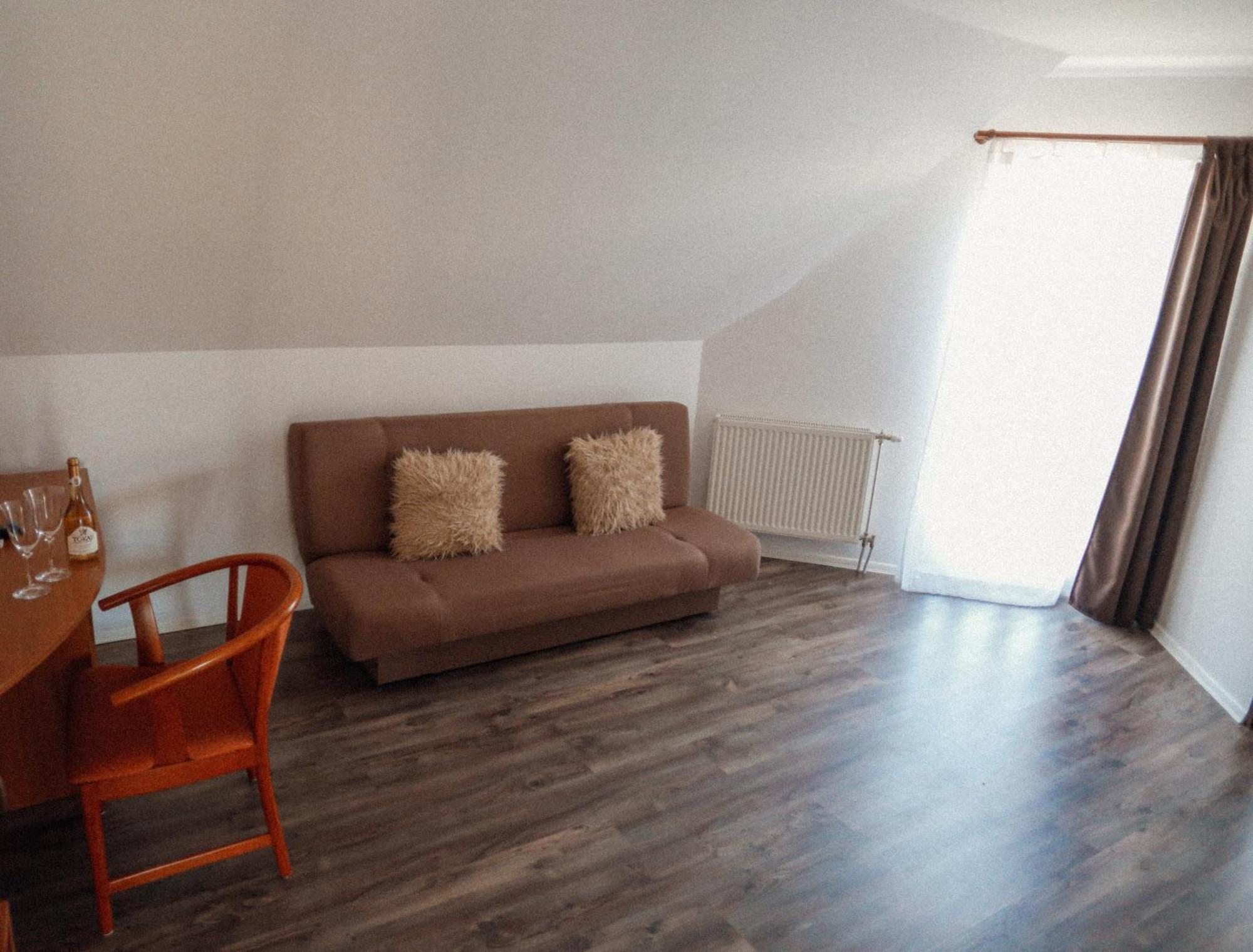 Megnyugtat-Lak Apartmanhaz Demjén Eksteriør bilde
