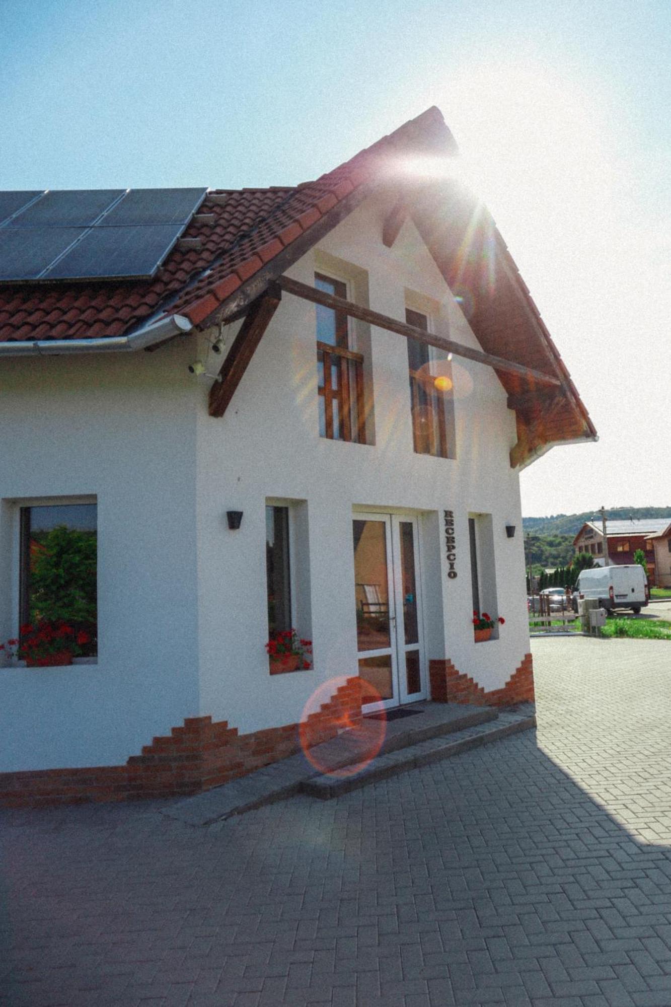 Megnyugtat-Lak Apartmanhaz Demjén Eksteriør bilde